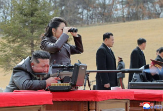 罕见 官媒发布金主爱试射狙击步枪独照