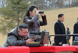 金正恩携女儿试射新型步枪 再引发“接班人”猜测