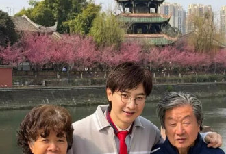 刘璇回成都婆家，一家6口合照，公婆都80多