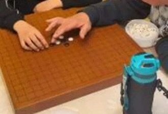 刘璇回成都婆家，一家6口合照，公婆都80多