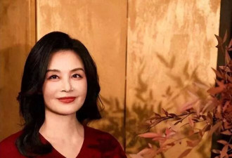 她是蓝盈莹母亲，带女儿再嫁上海富豪