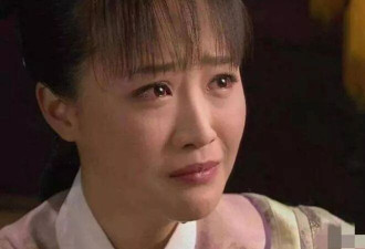 她是蓝盈莹母亲，带女儿再嫁上海富豪