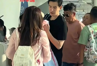 王志飞经超两家三亚过年，45岁小李琳穿粉裙甜美