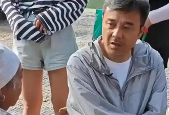 51岁汪涵现状：常年居住在长沙，穿人字拖嚼槟榔
