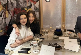 63岁关之琳春节聚餐，素雅装扮难掩优雅气质，香槟配鱼子酱会享受