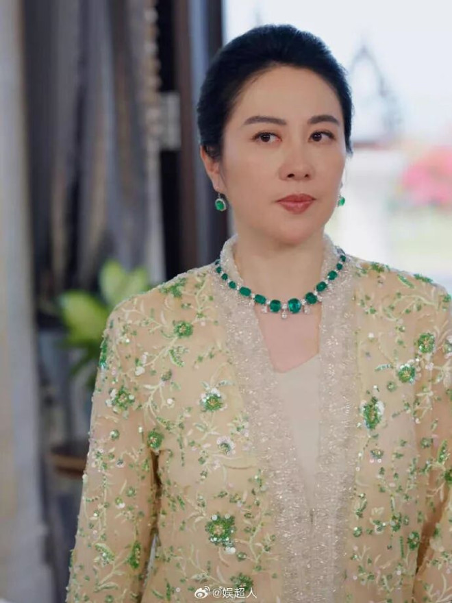 叶璇短剧演绎豪门婆婆，《少夫人来自东北》影后级演技获赞