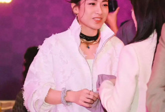 还记得娱记甘比吗？如今是香港女首富，上时尚杂志封面堪比女明星
