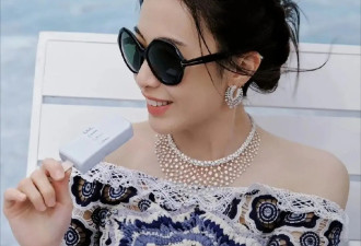还记得娱记甘比吗？如今是香港女首富，上时尚杂志封面堪比女明星