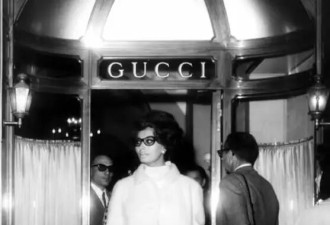 镶满水钻的双G丁字裤，够Gucci