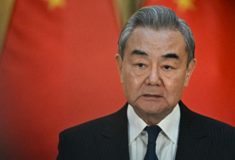 北京疾呼别打了！王毅吐“劝世金句” 网喷笑