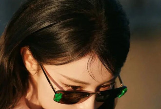 王楚然穿露背黑裙性感撩人！她空降迪奥品牌大使美爆了