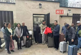 在伊华商护送22名中国人撤离伊朗 连续行车20小时