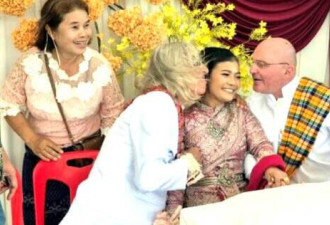 炸锅了：两好友爱上同一女子 罕见三人婚礼曝光