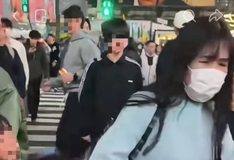 在日留学生亲述遭遇“撞人族”：他们专挑玩手机的人