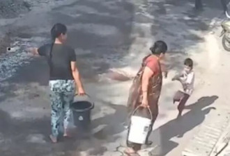 女子因孙子向她身上喷洒颜料，怒而向孙子泼滚烫热水