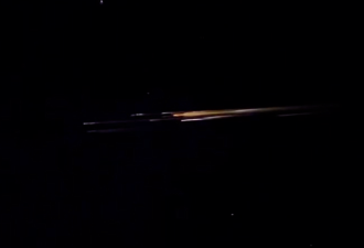 巨大神秘“流星”划过夜空！卡尔加里居民拍下震撼瞬间
