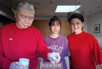 冯小刚送女儿上学 脸贴脸喊“宝儿” 很舍不得