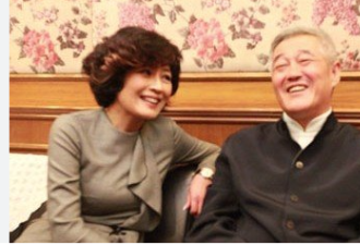 2013年，赵本山当着哈文的面突然失控