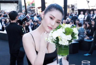 “徐冬冬”才是“饱满女神”，穿黑色连衣裙扎高马尾，气质太炸裂