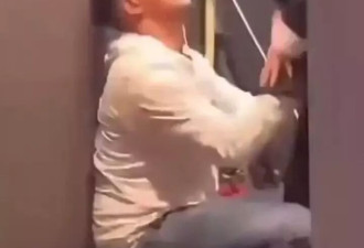 醉酒外籍男厕所强吻清洁大妈！大妈反应笑爆全网 结局惹议