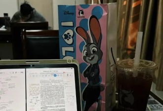 20岁新疆女生摘“中国小姐”桂冠，台上非遗走秀，台下气质法学“学霸”