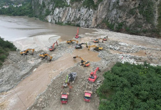 地质灾害威胁二十余万人 阿坝副州长建议异地搬迁