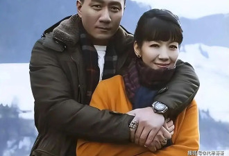 57岁胡军近况曝光！与卢芳结婚26年零绯闻...