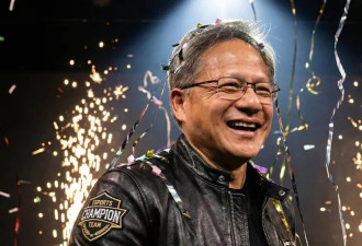 黄仁勋再发署名长文 系统阐述AI产业的发展逻辑
