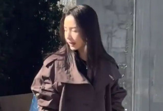 北京街头偶遇46岁董洁 一身春装个头不高 被她颜值震撼到