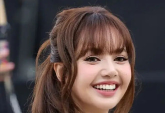 巴黎这一夜，李龙馥像贵族王子、刘亦菲穿土衣服、周冬雨像个男人