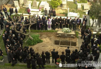 赌王元配黎婉华澳门大宅曝光,皇宫级内貌全公开,极品古董随处可见