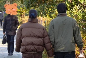偶遇朱丹夫妇 周一围拎早餐和老婆牵手 杭州买两套大平层