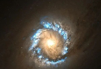 哈勃拍到宇宙尽头让人毛骨悚然