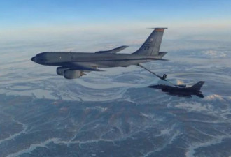 美军波音KC-135坠毁 机上人员正在搜救中