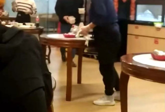 51岁港星麦家琪，扎根广东小县城卖10元云吞