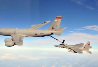 美军一架KC-135空中加油机坠毁 中央司令部证实