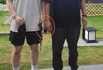 黄晓明偶像包袱好重！跑步穿增高鞋戴假发片