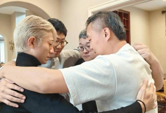 傅彪儿子罕见曝光！34岁满头白发显沧桑