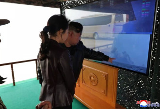 带女儿狂射飞弹!金正恩握拳怒呛“让南韩恐惧”