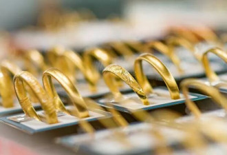14岁孩子私售家中45克金饰，商家压价耍秤只给了2.8万
