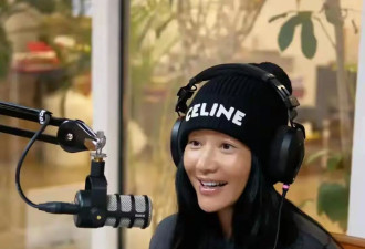 54岁瞿颖已结婚！曝男方山东籍机长有俩女儿，两人挽手散步好亲密