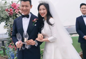 朱珠结婚5年了！4岁女儿梨涡和妈妈一模一样，朱珠穿黑裙好美