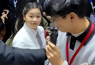 全红婵出席活动！穿搭被吐槽 胖成H型身材 一脸福相