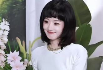 38岁赵丽颖面相变了！短发白裙亮相直播间