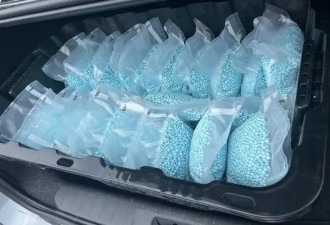 大批防化服警员现身安静社区，引发居民恐慌！