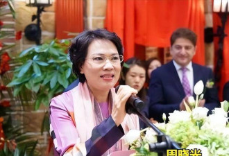 中国女首富因崇拜许家印，结局凄凉