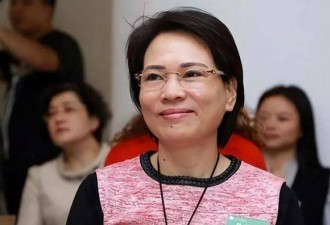 中国女首富因崇拜许家印，结局凄凉