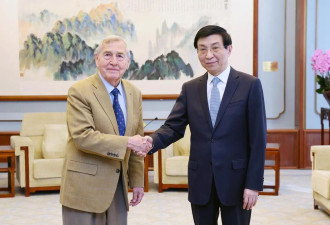 王沪宁见哈佛教授艾利森