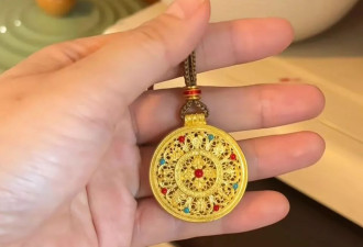 被金价逼疯的年轻人，自制“老铺黄金”