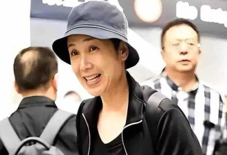 60岁蒋雯丽近照曝光：昔日女神素颜瘦削定居英国